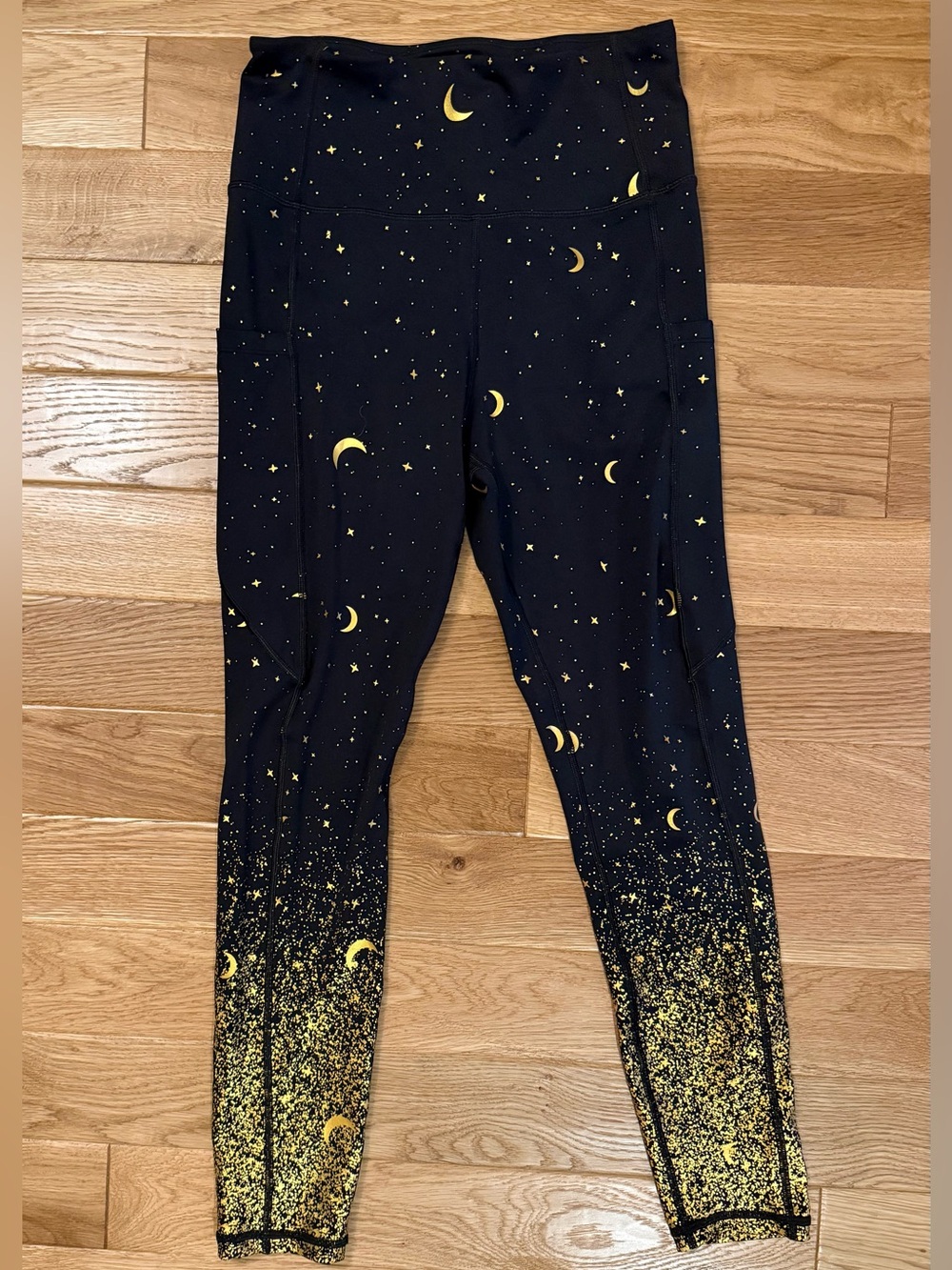 Maven Thread Inspire Leggings - Moons | MT SPORT fabric medium
